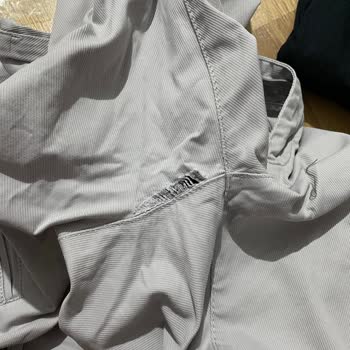Avva Chino Pantolonlar Yırtıldı