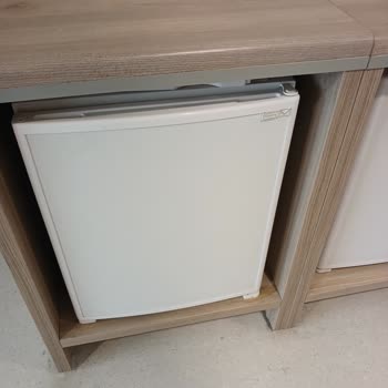 Ankara Etlik Şehir Hastanesi Refakatçi Ya Yemek Vermek İstemiyorlar. Buzdolabı Bozuk.