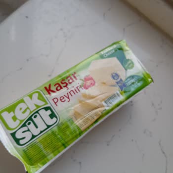 Tek Süt Kaşar Peynirinden Kıl Çıktı