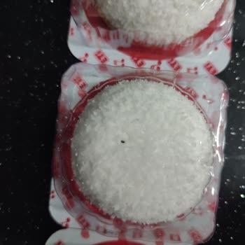Eti Gıda Eti Paketinde Siyah Bir Cisim