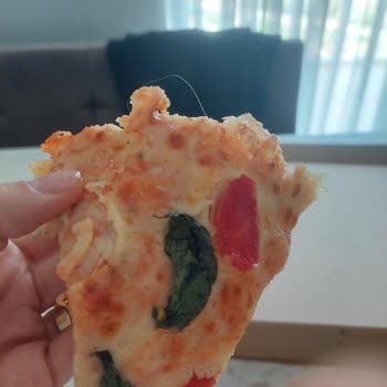 Pizza Lokal Pizza Siparişinde Hijyen Skandalı!