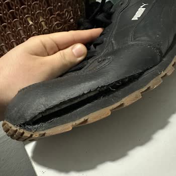 Puma Ayakkabının Kenarlarından Yırtılması