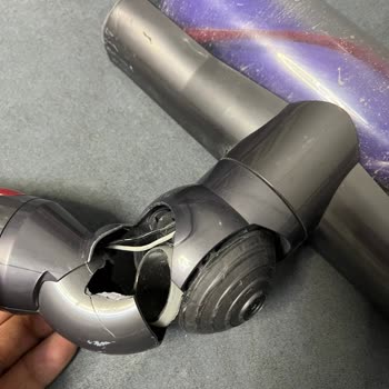 Dyson V10 Kalitesiz Ve Müşterisini Yolda Bırakan Bir Marka