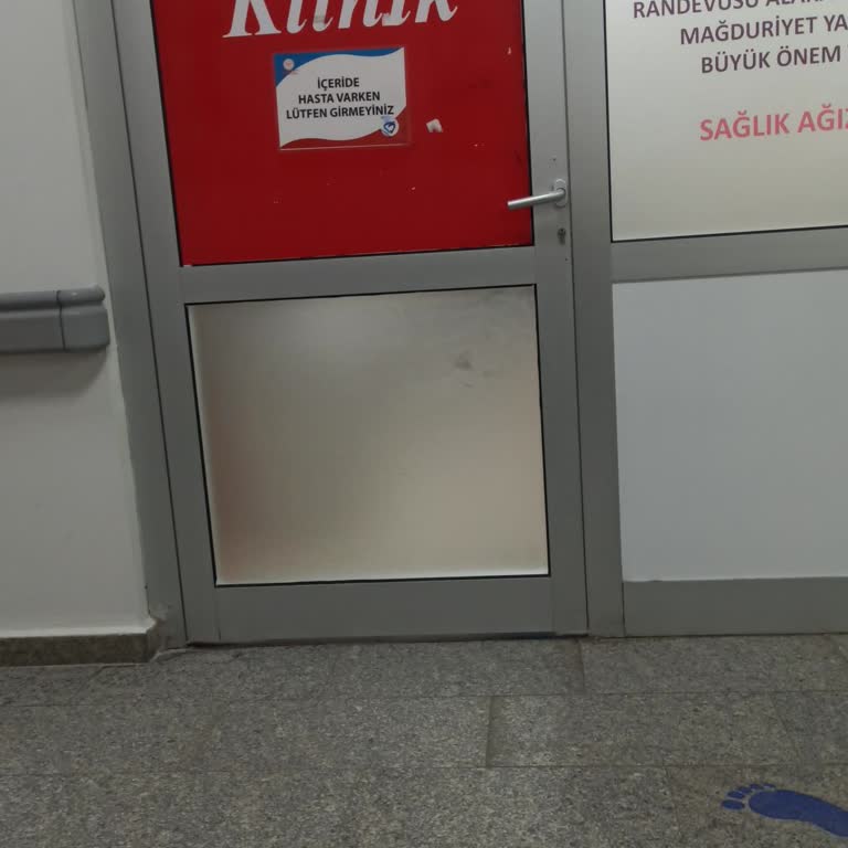 Şehit Mehmet Kılınç Ağız Ve Diş Sağlığı Hastanesi Acil Doktorlarının Tavırları