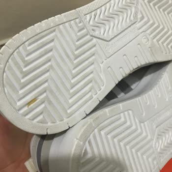 In Street Lekeli Gönderilen Ayakkabıya Verilen Söz Tutulmuyor.