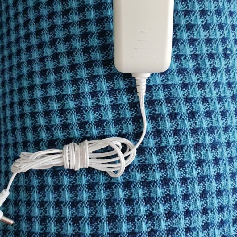 PHILIPS Ev Aletleri Philips Çakma Adaptör Gönderdi