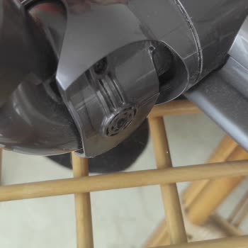 Dyson Gen5detect Kırık Aparat