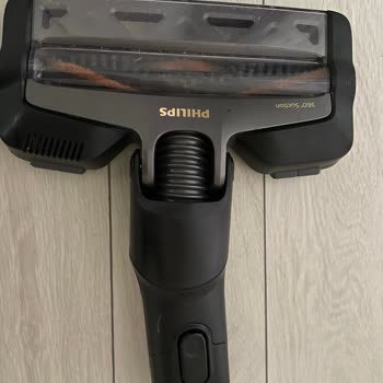 PHILIPS Xc8349 Dik Süpürge Sürekli Bir Yerleri Kırılıyor, Arızalanıyor