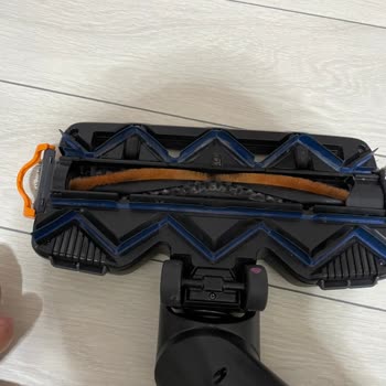 PHILIPS Xc8349 Dik Süpürge Sürekli Bir Yerleri Kırılıyor, Arızalanıyor