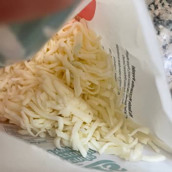 Mis Rende Mozerella Sarımsak Kokuyor! Zehirlendik