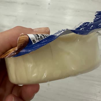 Gürmar AVM Gürsüt Kaşar Peyniri Paketinden Kıl Çıktı