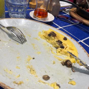 Beyaz Fırın Tabaktan Çıkan Taş İle Şahane Kahvaltı Deneyimi