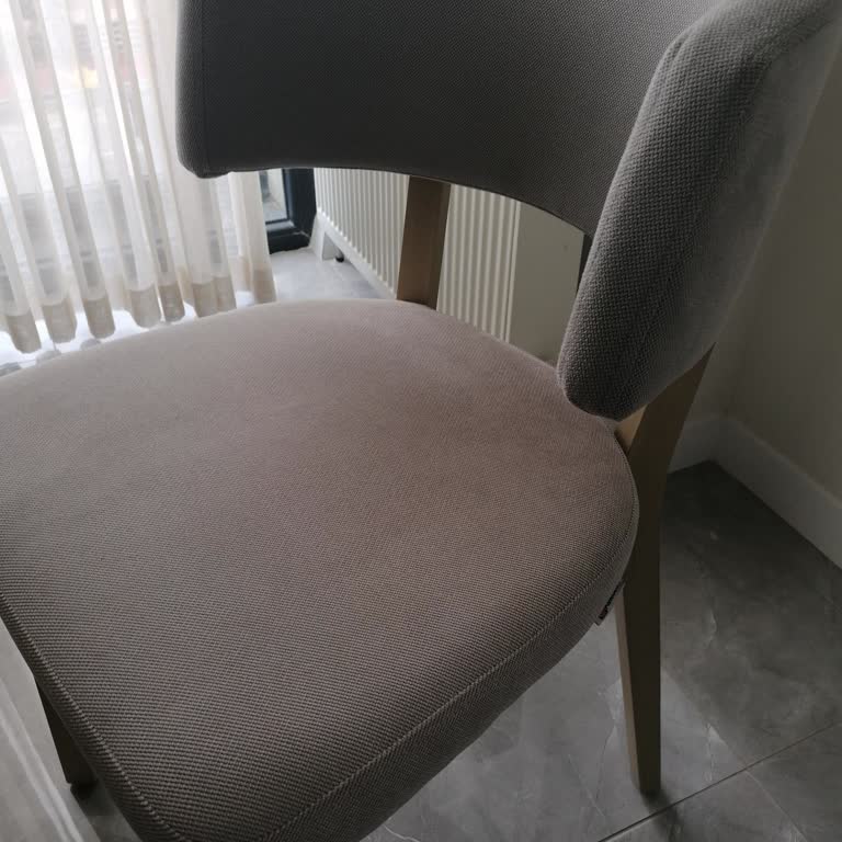 Kelebek Mobilyanın Hatalı Sandalyeyi Aylardır Değiştirmemesi