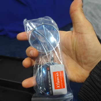 Optikcenter.shop Optikcenter. Shop Yün Ben Firması İkisi De Sahte Kar