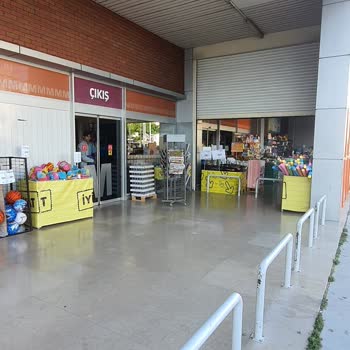 Migros Mağazası, İnsan Hayatını Tehlikeye Atıyor!