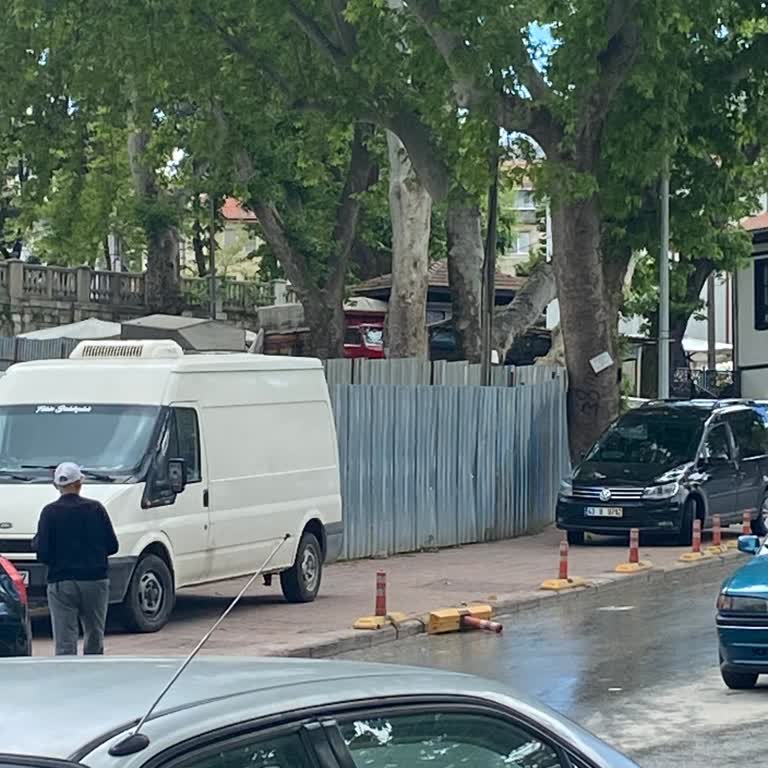 Kütahya Belediyesi Kütahya Emniyet Müdürlüğü Kaldırıma Koyulan Arabalara Ceza