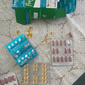 Farmakozmetika Ezik Kutu Kötü Paketleme Dökülmüş Ürün