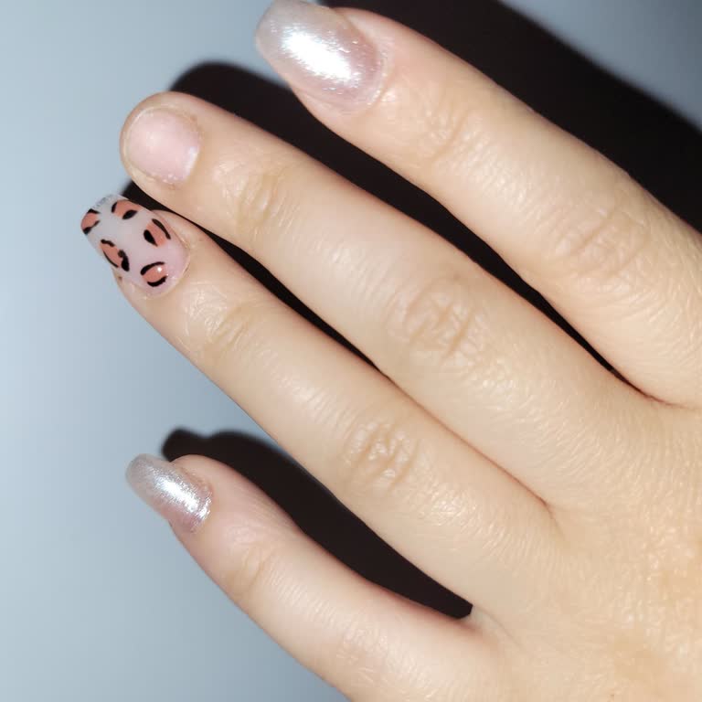 Protez Tırnak Çınare İlgisiz Ve Tecrübesiz Çalışanlar