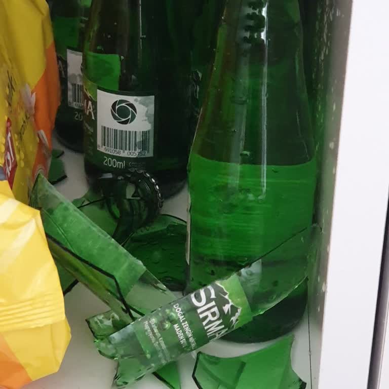 Sırma Soda Mutfakta Bomba Gibi Patladı. Hava Çok Sıcakta Değil