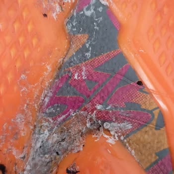 MRC Krampon Kalitesiz İlk Haftadan Kramponda Yırtıklar Açılmalar Oldu