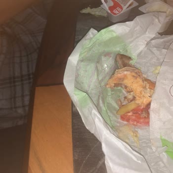 Burger King Hamburgerimde Saç Çıktı