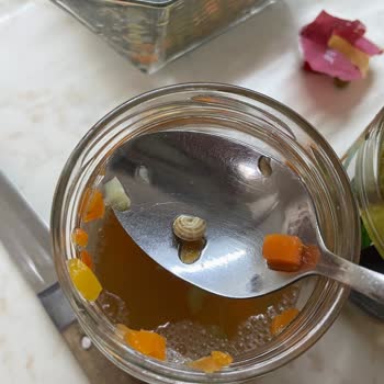 BİM Garnitürün İçinden Salyangoz Çıktı