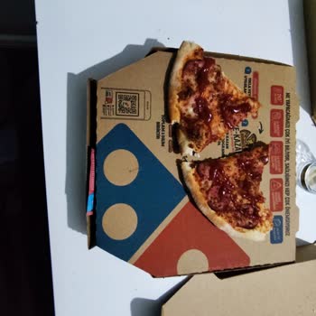Domino's Pizza Siparişimden Saç Çıktı