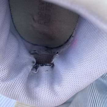 FLO Ayakkabı İç Kumaş Yırtığı / İncelemeye Giden Ürün