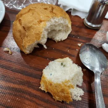 Afyon İstiklal Dinlenme Tesisleri İstiklal Dinleneme Tesisi Küflü Ekmekler