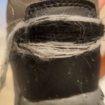 Skechers Bot - Kusurlu Malzeme Kaynaklı Üretim Hatası