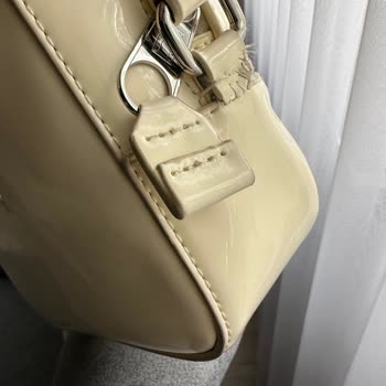 Tommy Hilfiger Tommy Çantamın Askı Kısmı İki Taraftan Da Koptu