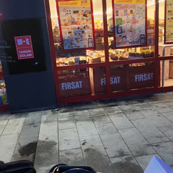 Şok Marketler Çalışanların Müşterilere Muamelesi Çok Kötü