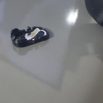 PHILIPS Ev Aletleri Philips Süpürge Klips Kırılması Kalitesiz Malzeme Kullanılmış.