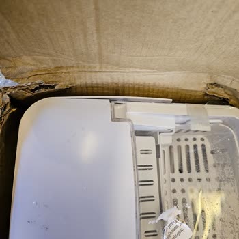 Kiwi.com Ice Maker Repair Delay Issue