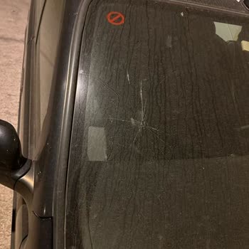 Honda Kırılan Logolu Ön Camının Değişip Mağduriyetlerimin Giderilmesi Talebi
