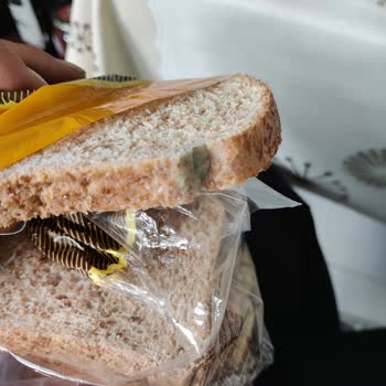 Nimet Gıda Son Kullanma Tarihi Sorunu: Ekmek Erken Küfleniyor