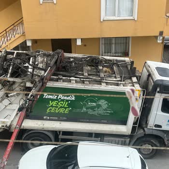 Pendik Belediyesi Pazar Sabah 6 Da Çöp Toplayarak Rahatsız Etmesi
