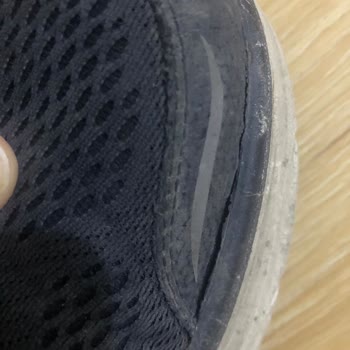 Skechers Ayakkabı Yanlarda Açılma