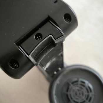 Blaupunkt A30T Süpürge Muhtelif Kısımlardan Kırılmakta.