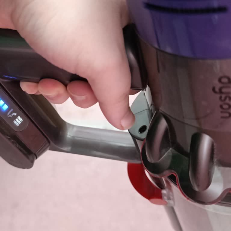 Dyson V10 Süpürge Filtre Hatası