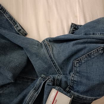 Mavi Pantolon Ağlarının Ve Arka Cep Bölgesinin Yırtılması