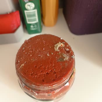 Olca Marka Salça Küf İçinde