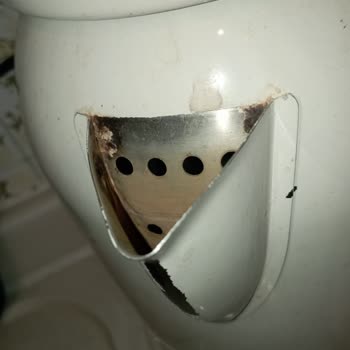 Korkmaz Mutfak Eşyaları Korkmaz Çaytema Bej Renkli Çaydanlık Boyası Attı Ve Pas Oluştu