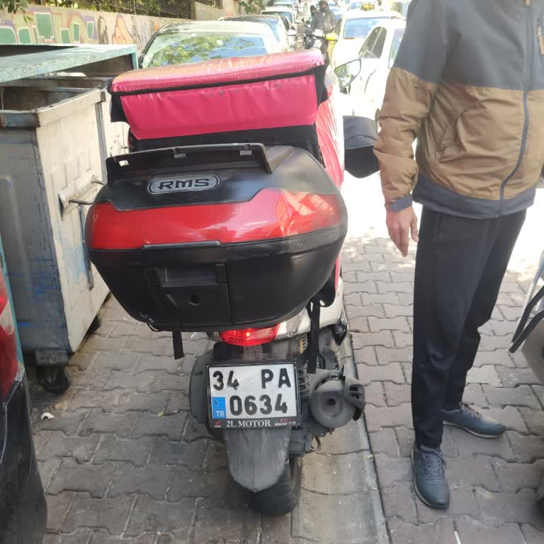 Yemeksepeti Trafikte Saygısız Kurye Davranışı!