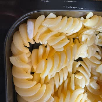 Migros Gurmepack Barbekü Soslu Tavuk & Fusilli Makarna Küflü Çıktı