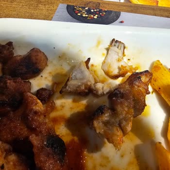 Tavuk Dünyası Pişmemiş Sriracha Soslu Tavuk Hayal Kırıklığı