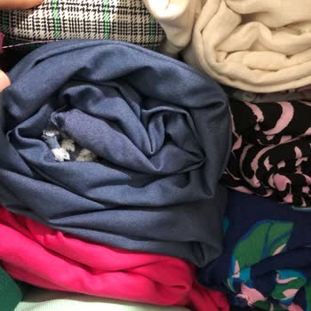 Kumaşçı Mehmet (Instagram: Kumasci. Mehmet) Renk Kusan Kumaş Satıyor