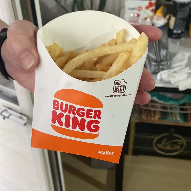 Burger King Küçük Boy Patatesi Büyük Diye Satıyor!