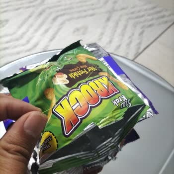 Star Krak Cipsin İçinden Fırça Sapı Çıktı