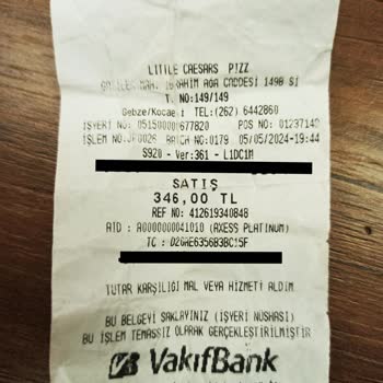 Little Caesars Yemekten Bulaşık Teli Çıktı